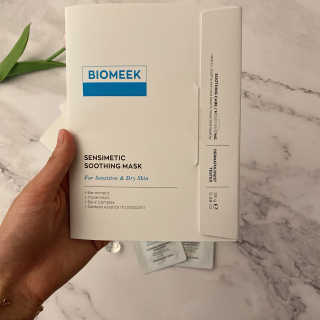 바이오믹 BIOMEEK SENSIMETIC SOOTHING MASK.S — 5점을 준 리뷰어가 2020년 6월 올린 사용 사진