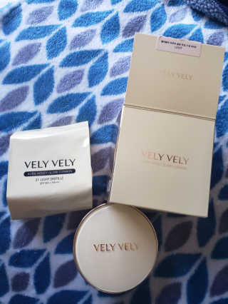 VELY VELY 아우라 허니 글로우 쿠션 — 5점을 준 리뷰어가 2020년 4월 올린 사용 사진