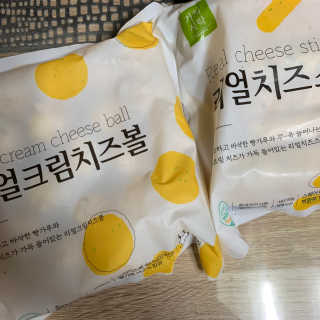 가치식탁 리얼치즈스틱, 리얼크림치즈볼 — 5점을 준 리뷰어가 2020년 8월 올린 사용 사진