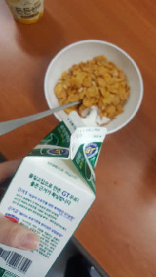 남양유업 맛있는우유GT 소화잘되는 배안아픈우유 3EA — 5점을 준 리뷰어가 2020년 10월 올린 사용 사진