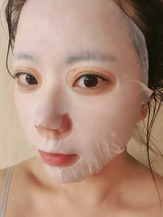 바이오믹 BIOMEEK SENSIMETIC SOOTHING MASK.S — 4점을 준 리뷰어가 2020년 7월 올린 사용 사진