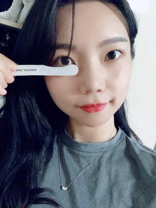 닥터존스킨 눈썹자라 — 4.5점을 준 리뷰어가 2020년 8월 올린 사용 사진