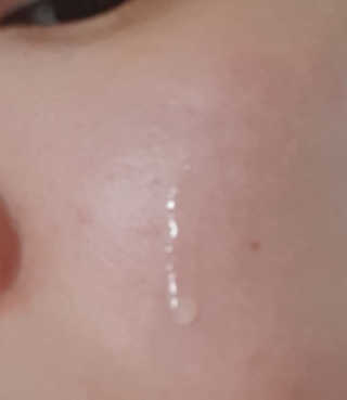 [스킨큐어] 산다화 비타민C 화이트닝 에센스 30ml — 5점을 준 리뷰어가 2020년 4월 올린 사용 사진