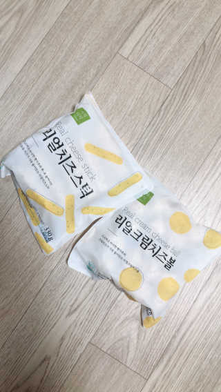 가치식탁 리얼치즈스틱, 리얼크림치즈볼 — 5점을 준 리뷰어가 2020년 8월 올린 사용 사진