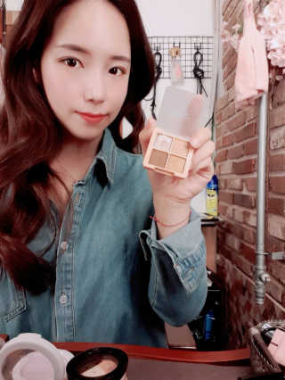 [블랙루즈] 크리스탈 하트 락 섀도우 4종 중 택1 — 5점을 준 리뷰어가 2020년 9월 올린 사용 사진