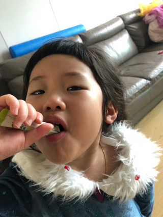 [풀무원베이비밀] 프로바이오락 베이비 튼튼 유산균 — 5점을 준 리뷰어가 2020년 7월 올린 사용 사진