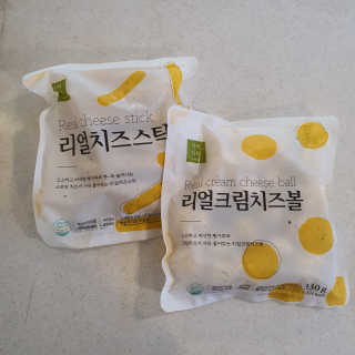 가치식탁 리얼치즈스틱, 리얼크림치즈볼 — 4점을 준 리뷰어가 2020년 8월 올린 사용 사진