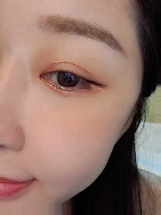 [블랙루즈] 펄블리 아이 글리터 유니버스 2종 — 5점을 준 리뷰어가 2020년 10월 올린 사용 사진