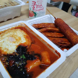 죠스떡볶이 [죠스푸드] 짜빠떡볶이+떡또그+범벅만두 신메뉴 3종 — 5점을 준 리뷰어가 2020년 4월 올린 사용 사진