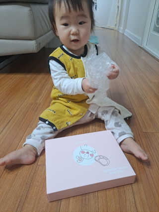 유비맘 캐릭터 실리콘 흡착 식판_색상 랜덤발송 — 5점을 준 리뷰어가 2020년 12월 올린 사용 사진