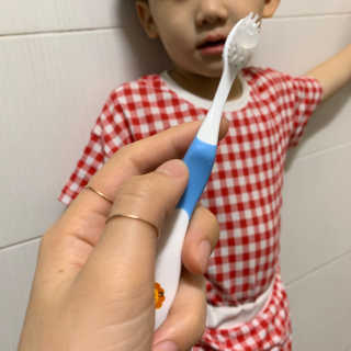 메디덴코 투투스 키즈 어린이 치약 — 4점을 준 리뷰어가 2020년 5월 올린 사용 사진