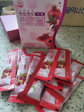 헬스업_쁘띠쁘띠석류콜라겐젤리_20g x 14포 — 5점을 준 리뷰어가 2021년 2월 올린 사용 사진