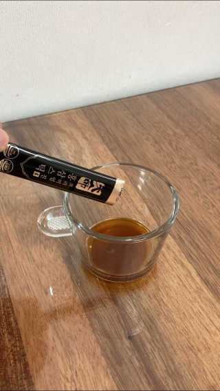 헬스업_천명진프리미엄홍삼스틱_10ml x 30포 — 5점을 준 리뷰어가 2020년 7월 올린 사용 사진