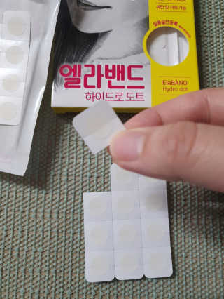 엘라밴드 하이드로 도트 스팟패치 12mm, 10mm — 4점을 준 리뷰어가 2020년 9월 올린 사용 사진