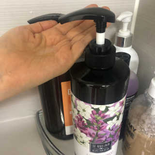 르퀼라야 스칼프 샴푸 810ml [가드니아/포레스트] — 5점을 준 리뷰어가 2020년 7월 올린 사용 사진