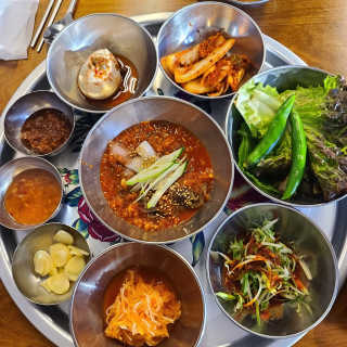 [동네맛집족발] 4개 족발 중 택1 — 4.5점을 준 리뷰어가 2020년 6월 올린 사용 사진