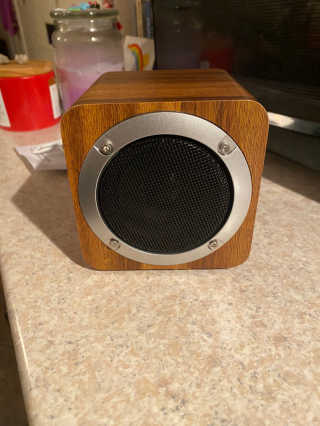 SEVIZ MINI10W 레트로 블루투스 스피커 — 5점을 준 리뷰어가 2020년 9월 올린 사용 사진