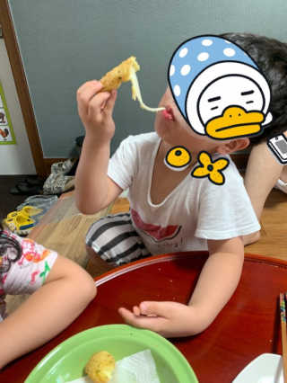 가치식탁 리얼치즈스틱, 리얼크림치즈볼 — 5점을 준 리뷰어가 2020년 8월 올린 사용 사진