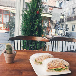 [실리그린] 샐러드 택1 + 샌드위치 택1 + 아메리카노1 — 5점을 준 리뷰어가 2020년 12월 올린 사용 사진