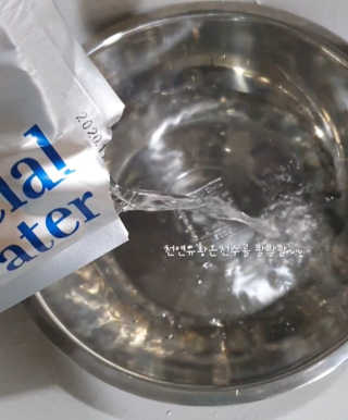 [설랩] 클렌징워터 세안수 500ml x 6팩 — 5점을 준 리뷰어가 2020년 8월 올린 사용 사진