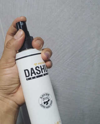 다슈코리아 다슈 포 맨 프리미엄 메가 홀드 슈퍼 스프레이 250ml — 4점을 준 리뷰어가 2020년 6월 올린 사용 사진
