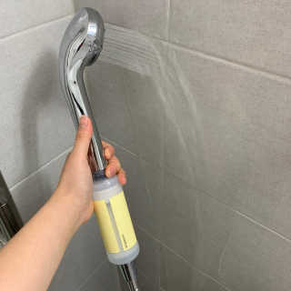 바디빔 비타민 샤워필터 망고피치향 — 5점을 준 리뷰어가 2020년 5월 올린 사용 사진