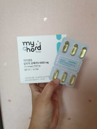 JW중외제약 마이코드 알티지 오메가3 1000 mg — 5점을 준 리뷰어가 2020년 7월 올린 사용 사진