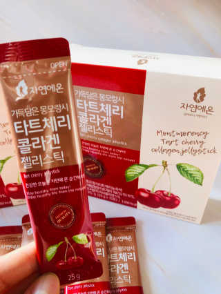자연에온 가득담은 몽모랑시 타트체리 콜라겐 젤리스틱 — 5점을 준 리뷰어가 2020년 12월 올린 사용 사진