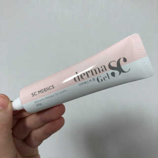 derma SC-Gel 더마에스씨 겔 20g — 5점을 준 리뷰어가 2020년 5월 올린 사용 사진