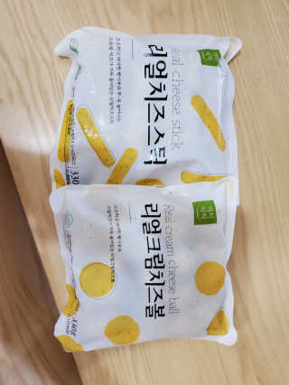 가치식탁 리얼치즈스틱, 리얼크림치즈볼 — 5점을 준 리뷰어가 2020년 8월 올린 사용 사진