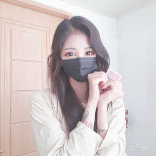 [블랙루즈] 크리스탈 하트 락 섀도우 4종 중 택1 — 5점을 준 리뷰어가 2020년 9월 올린 사용 사진