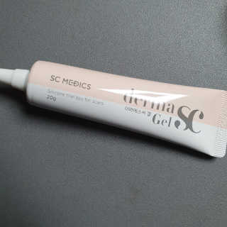 derma SC-Gel 더마에스씨 겔 20g — 5점을 준 리뷰어가 2020년 4월 올린 사용 사진