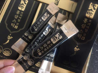 헬스업_천명진프리미엄홍삼스틱_10ml x 30포 — 4점을 준 리뷰어가 2020년 7월 올린 사용 사진