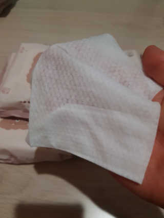 아이수 브론 몬스터 휴대용 아기 물티슈 — 5점을 준 리뷰어가 2020년 11월 올린 사용 사진