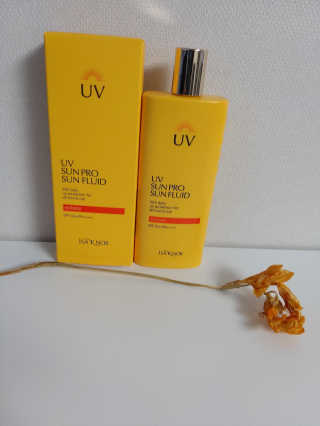 네이처컬렉션 이자녹스 UV 선 프로 365 익스트림 선 플루이드 100ml — 5점을 준 리뷰어가 2020년 5월 올린 사용 사진