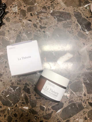 La Theorie Hydrating Ingredients | 하이드레이팅 인그레이디언츠 — 5점을 준 리뷰어가 2020년 4월 올린 사용 사진