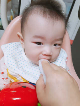 100도 이상에서 삶아 멸균 안심 아이수 구강 티슈 — 5점을 준 리뷰어가 2020년 11월 올린 사용 사진