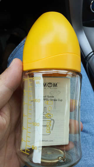 유비맘 PPSU 젖병 노꼭지_200ml_컬러 랜덤 발송 — 5점을 준 리뷰어가 2020년 7월 올린 사용 사진