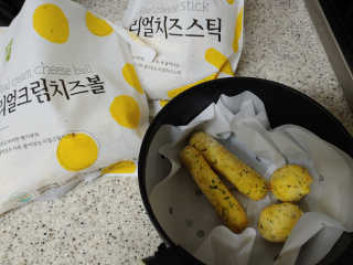 가치식탁 리얼치즈스틱, 리얼크림치즈볼 — 5점을 준 리뷰어가 2020년 10월 올린 사용 사진