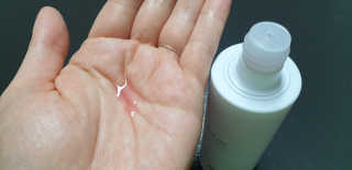 어글리프루프 에센스 스탑디어글리 레드모먼트 에센스 120ml — 5점을 준 리뷰어가 2020년 11월 올린 사용 사진