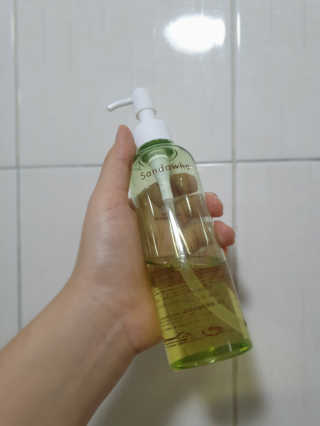 스킨큐어 산다화 순한 클렌징 동백 오일 200ml — 5점을 준 리뷰어가 2020년 8월 올린 사용 사진