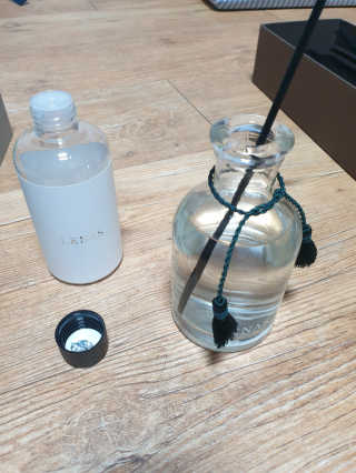 레나스 프리미엄 아로마 디퓨저 200ml  [1SET] — 4점을 준 리뷰어가 2020년 10월 올린 사용 사진