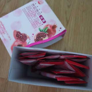 헬스업_쁘띠쁘띠석류콜라겐젤리_20g x 14포 — 5점을 준 리뷰어가 2020년 7월 올린 사용 사진