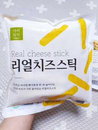 가치식탁 리얼치즈스틱, 리얼크림치즈볼 — 5점을 준 리뷰어가 2020년 5월 올린 사용 사진