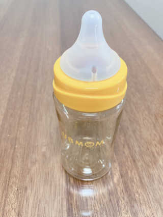 유비맘 PPSU 젖병 노꼭지_260ml_컬러 랜덤 발송 — 5점을 준 리뷰어가 2020년 6월 올린 사용 사진