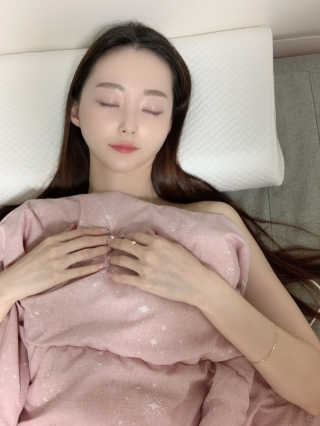 포유 메모리폼 경추베개 자모니베개 — 5점을 준 리뷰어가 2020년 9월 올린 사용 사진