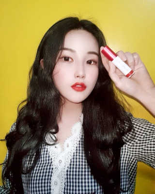레드쿠키 브라우니 벨벳 립 틴트 — 5점을 준 리뷰어가 2020년 4월 올린 사용 사진
