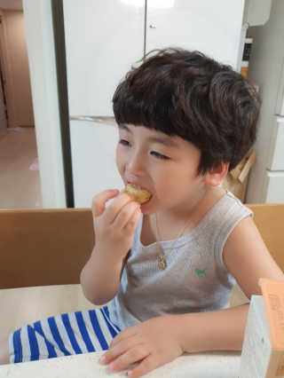 가치식탁 리얼치즈스틱, 리얼크림치즈볼 — 5점을 준 리뷰어가 2020년 6월 올린 사용 사진