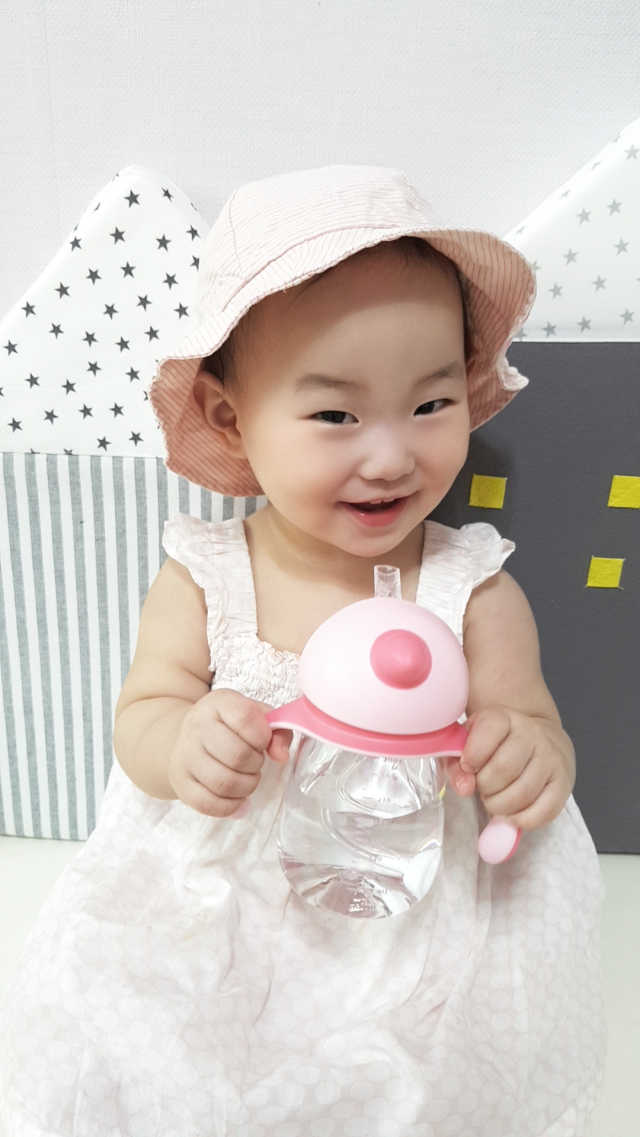 유비맘 트라이탄 코니빨대컵_컬러 랜덤 발송 리뷰 사진