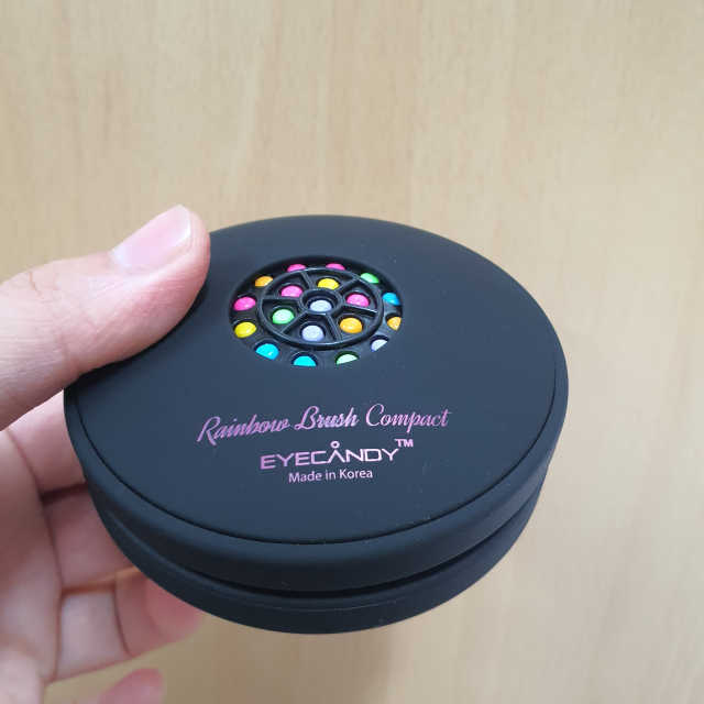 아이캔디 레인보우 볼륨S  브러쉬 컴팩트 블랙 리뷰 사진